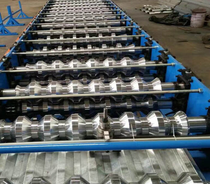 中国制造金属屋顶镀锌波纹瓷砖型材卷成型机