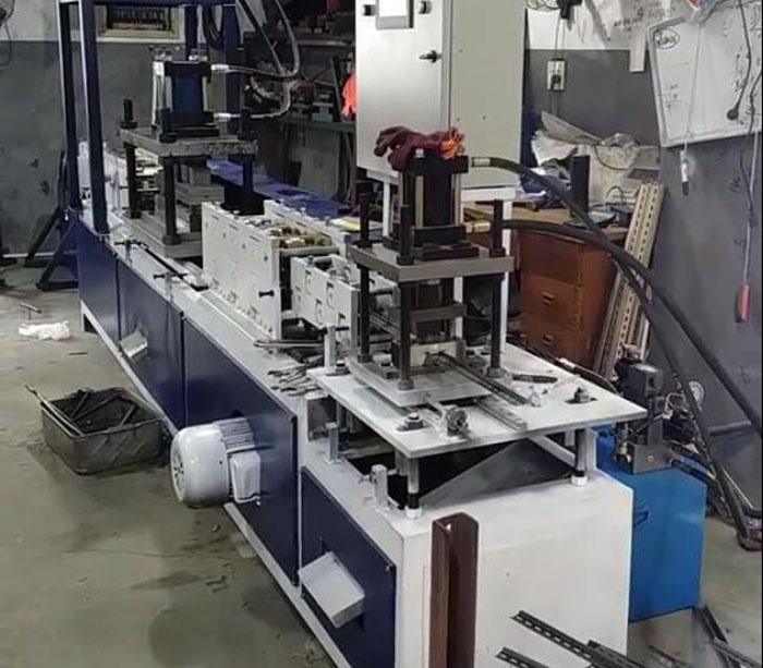 Din钢轨辊成型机