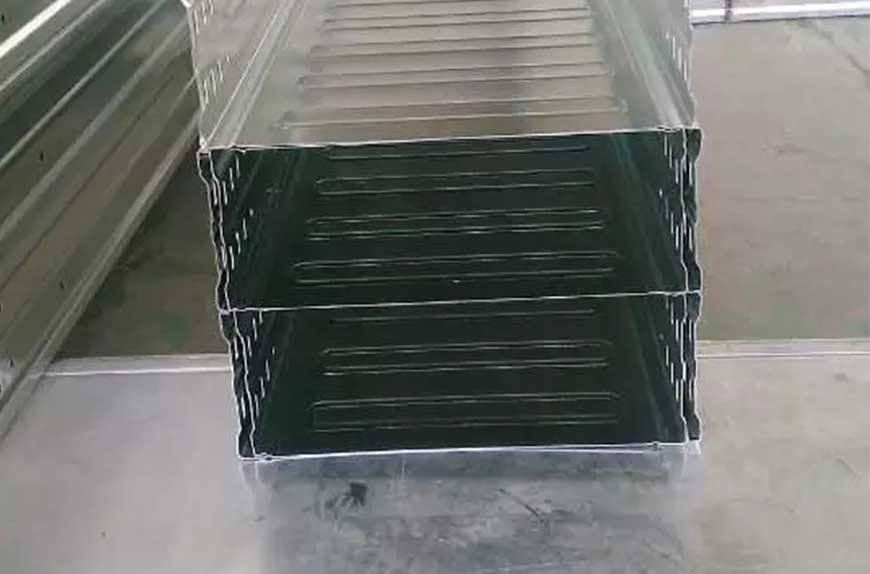 电缆托盘生成金属板制造器