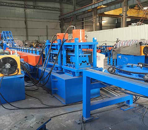 公路防护轨辊成型机