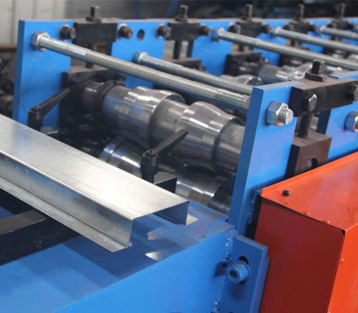 轮廓滚动机帽子普林林卷前