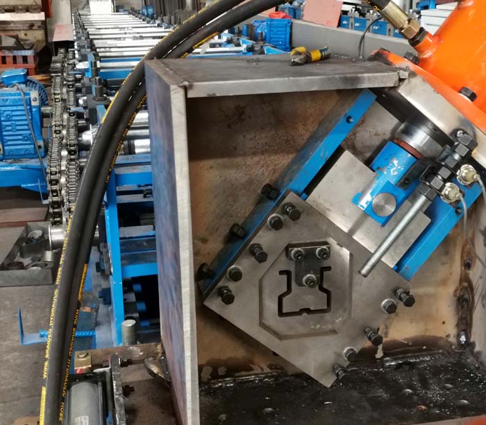 超市储物架螺栓和轨道卷成型机