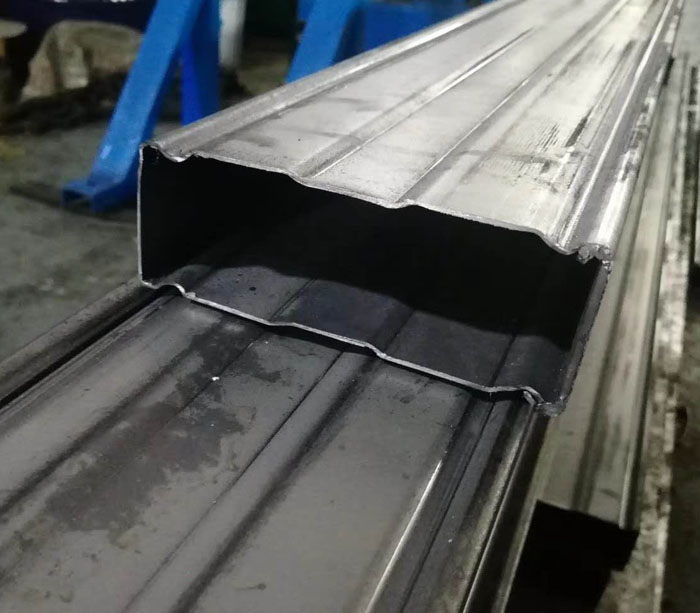 机架系统盒梁卷成型机