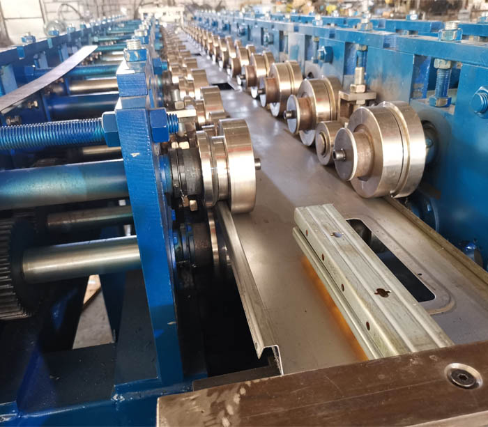 配电板外壳卷成型机